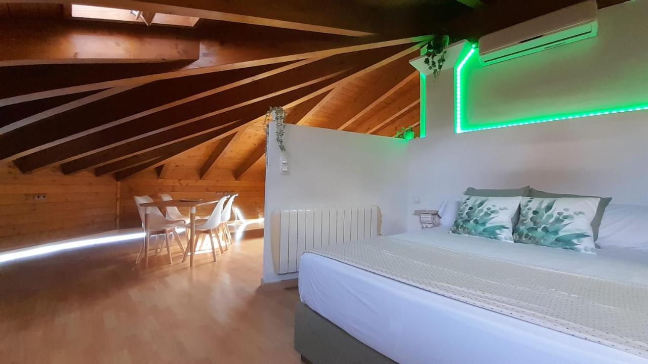 Dos Torres Numenor - ático Abuhardillado De Madera Apartamento